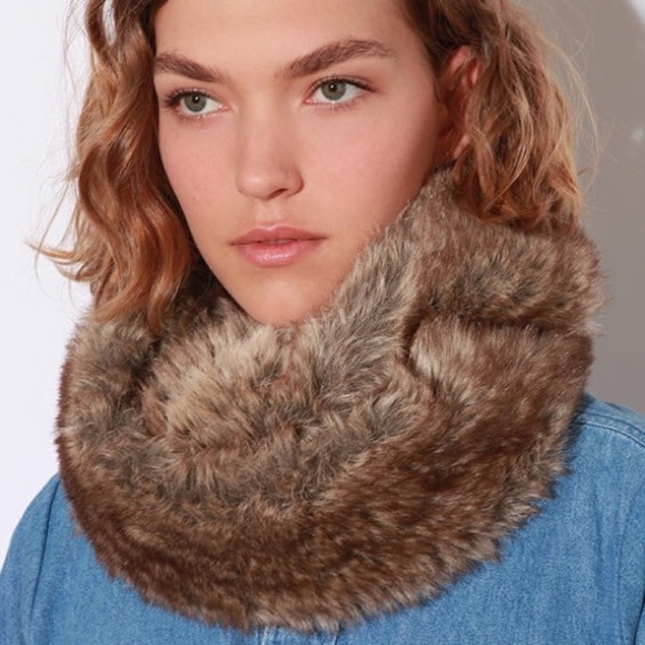 Deena & Ozzy Faux Fur Eternity Scarf - Picture 1 of 5